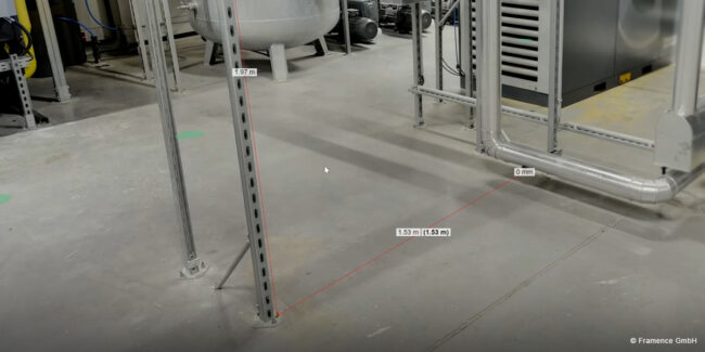 Framence_Blog_Messen Screenshot of an industrial environment with overlaid measurement lines and length information as an example of the 3D measurement function in Framence.