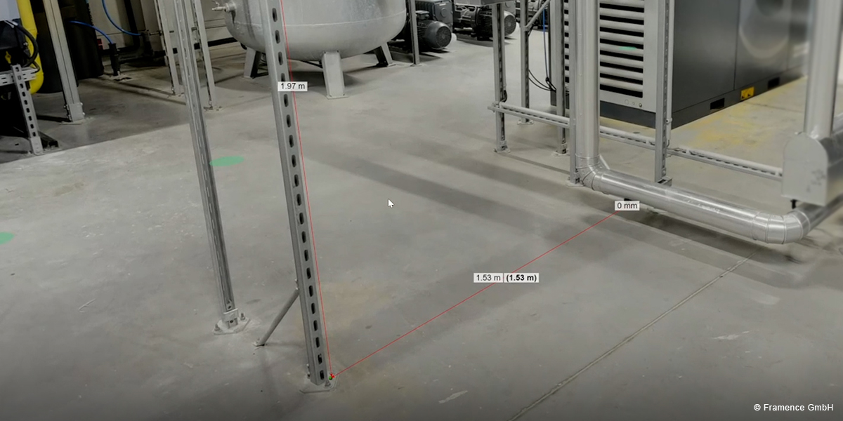Framence_Blog_Messen Screenshot of an industrial environment with overlaid measurement lines and length information as an example of the 3D measurement function in Framence.